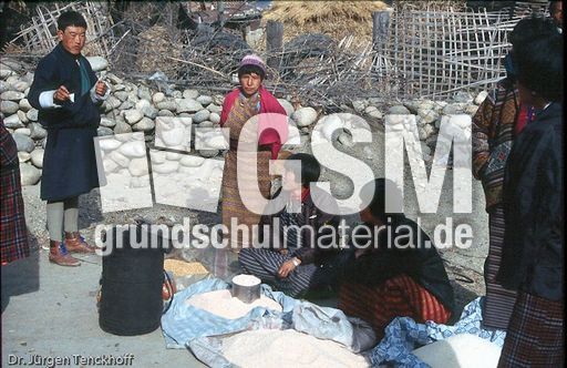 1052_Bhutan_1994_Markt in Paro.jpg